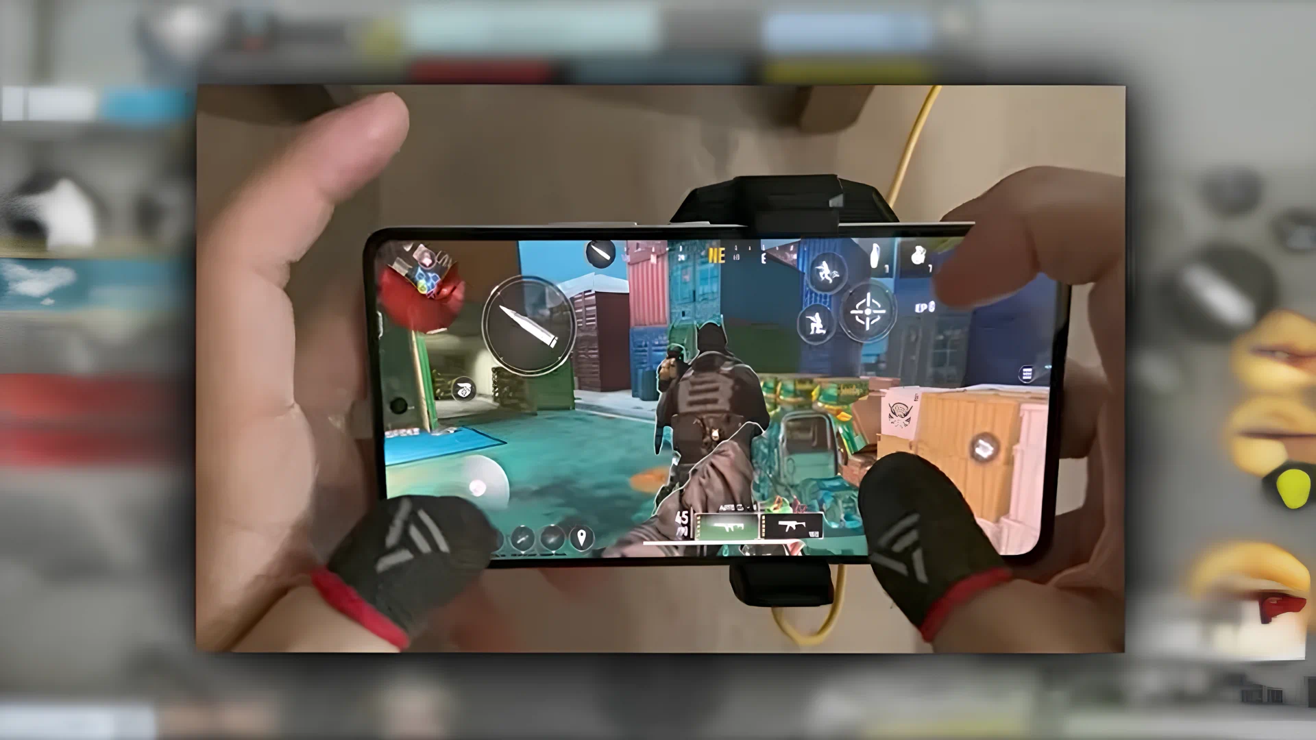 3. Four-Finger Claw HUD Layout